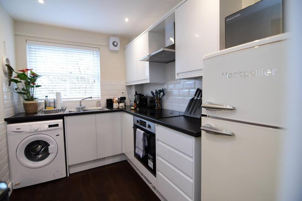 Loveyork Priory Apartment - Central With Parking Buitenkant foto